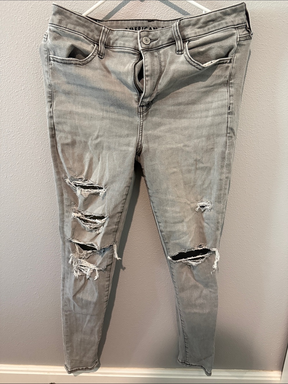 American Eagle Outfitters Distressed Gray Skinny Jeans
